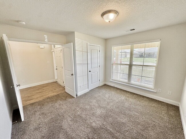 Building Photo - 8437 Grayce Dr