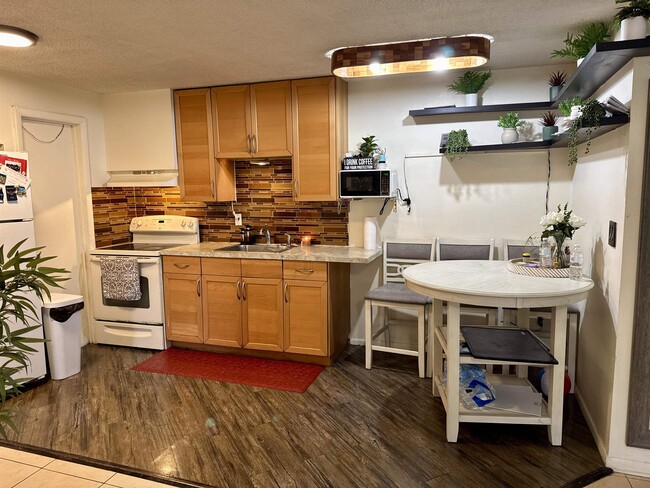 Building Photo - 239 Morningside Ave