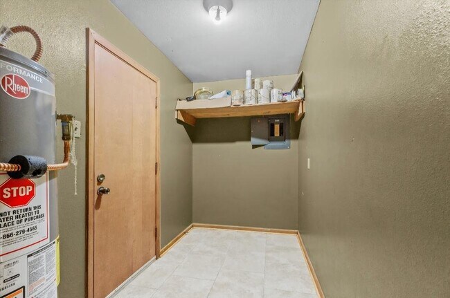 Building Photo - 5574 Houston Dr