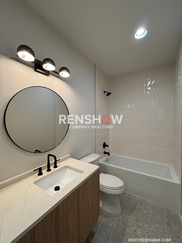 Building Photo - 38 Angelus St