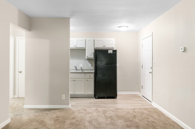 Building Photo - 3140 S 48th St