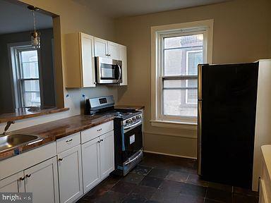 Building Photo - 5225 Spruce St