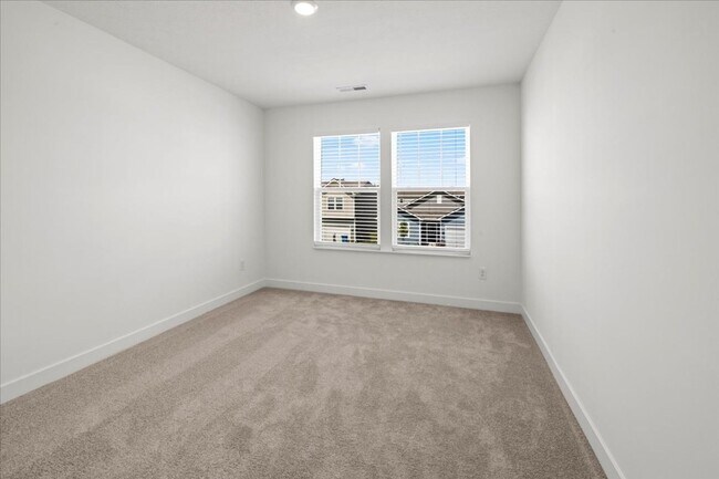 Building Photo - 11833 Vale St