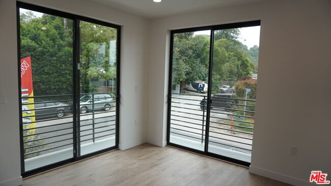 Building Photo - 10867 Fruitland Dr