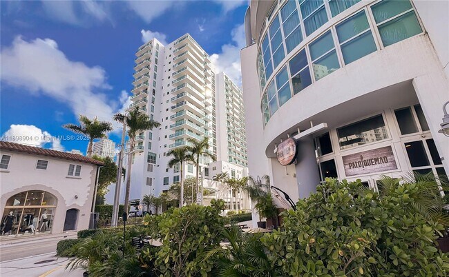 Building Photo - 333 NE 24th St