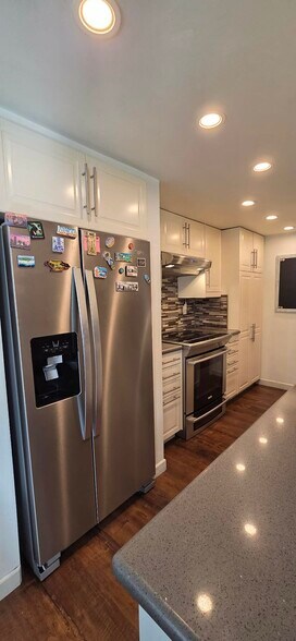 Building Photo - 6017 Via Breve