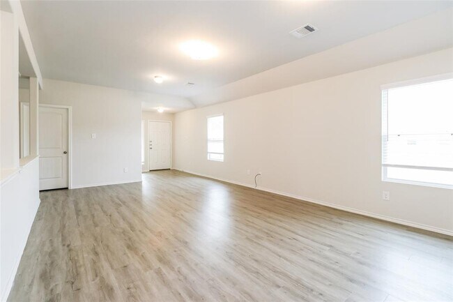 Building Photo - 2720 Atlas Dr