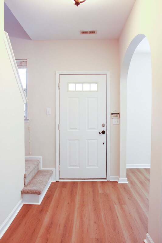 Building Photo - 2204 Valley Haven Dr