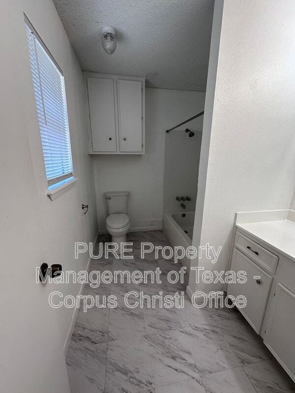 Building Photo - 4029 Brownwood Cir