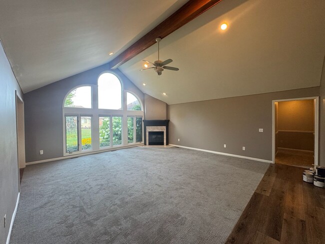 Building Photo - Beautiful 4 bedroom, 3 bath home in Macomb!