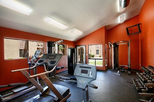 Building Photo - Bella Vita Condo-two bed, two bath in Scottsdale