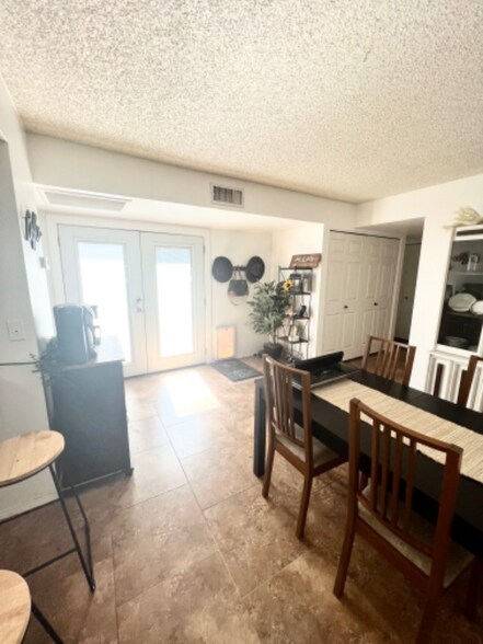 Building Photo - 5840 W Winchcomb Dr