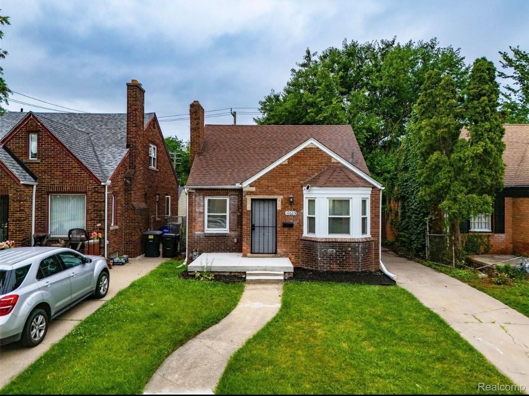 Building Photo - 10609 Stratman St