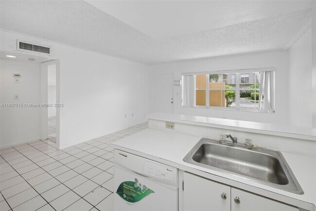 Building Photo - 8615 NW 5th Terrace