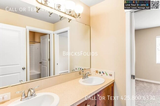 Building Photo - 10495 Sheridan Cres NE