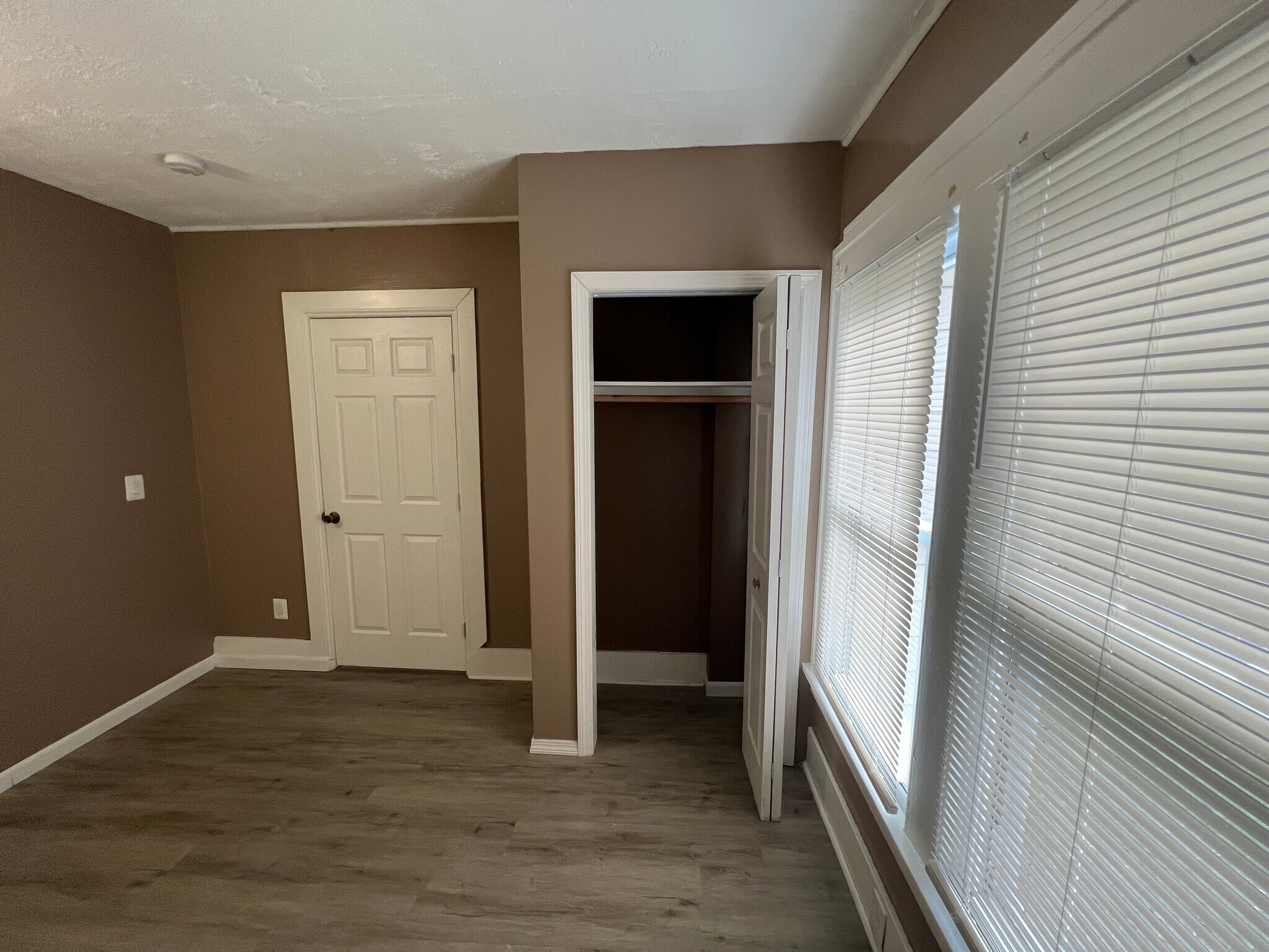 Bedroom 1 - 15 Brewer St