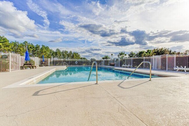 Building Photo - Beautiful Pool Home in Highlands Reserve golf community