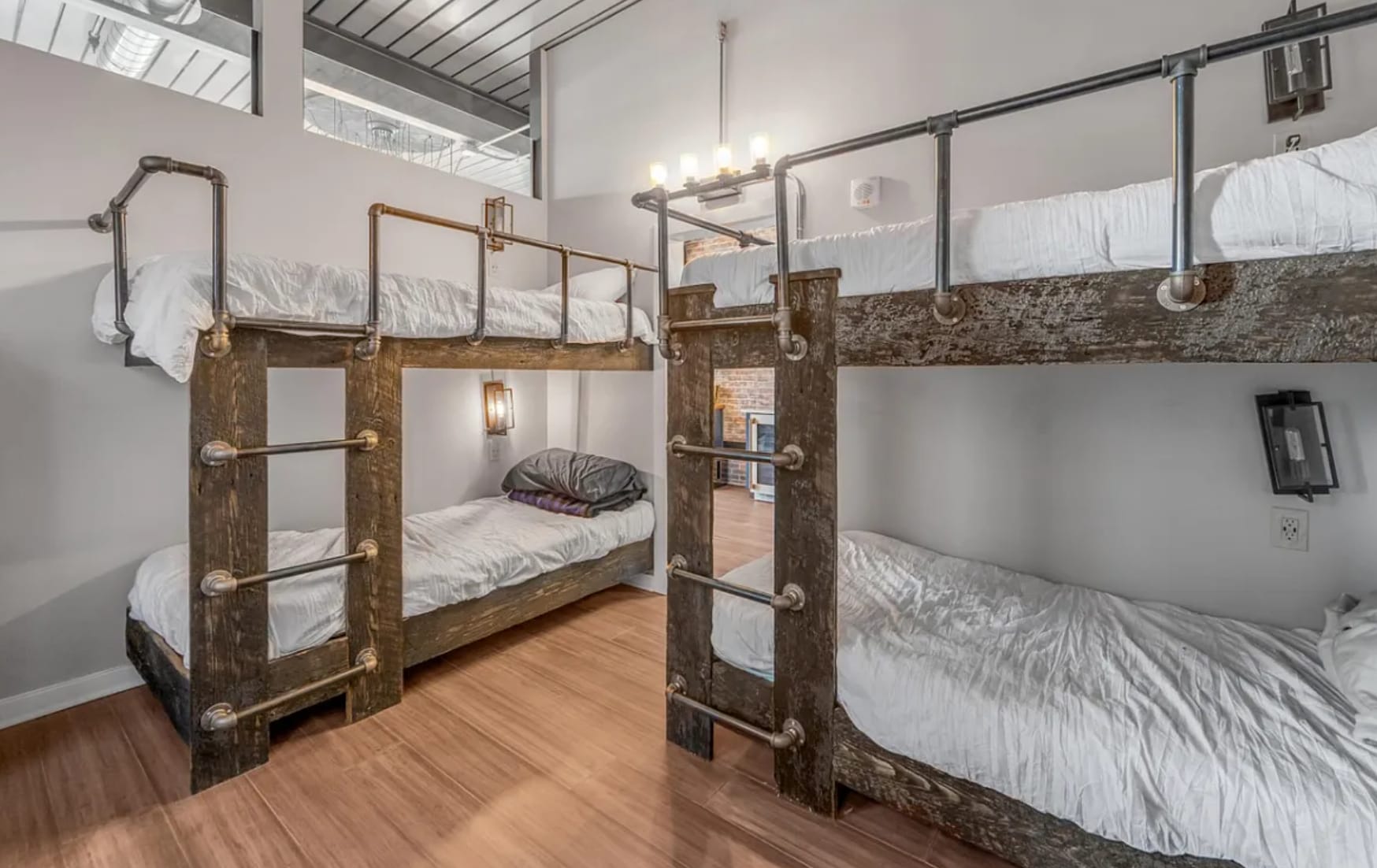 Building Photo - 515 W Main St