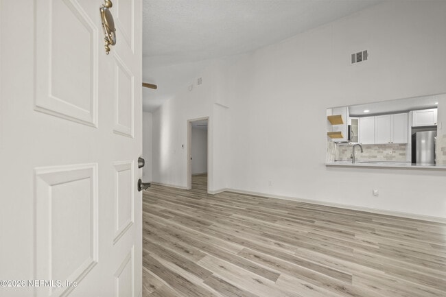 Building Photo - 9350 Arbolita Way