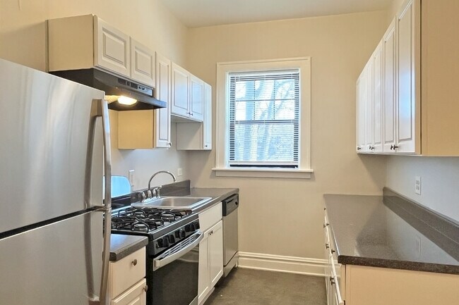 Building Photo - 804 Harrison St.