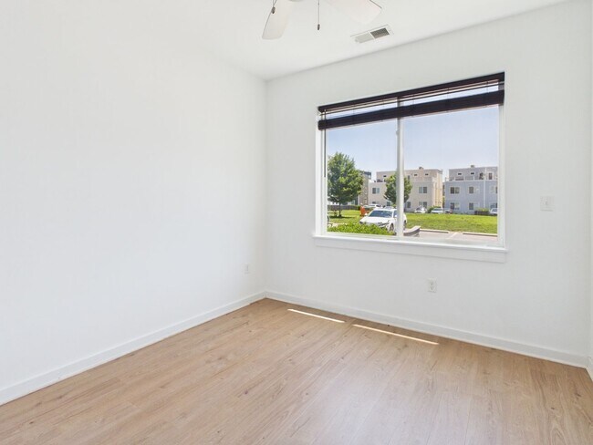 Building Photo - 1212 Porter St