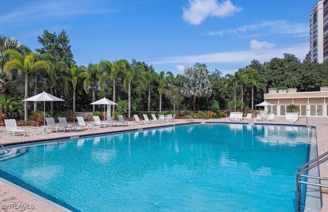 Building Photo - 7117 Pelican Bay Blvd