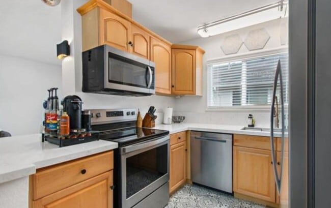 Building Photo - City Heights Condo