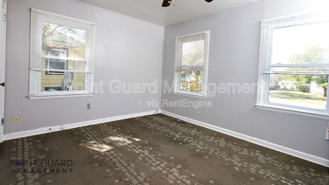 Building Photo - 808 N Pinecrest Ave