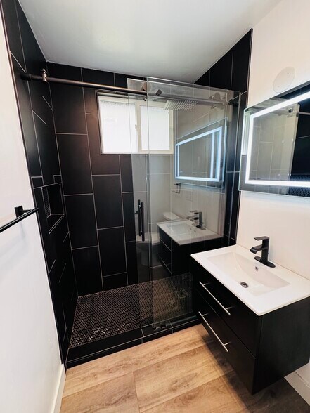 Building Photo - 801 Torrance St