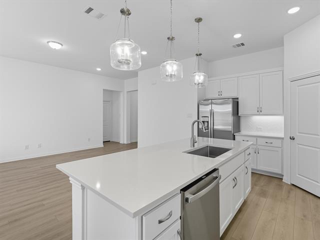 Building Photo - 752 Waterhouse Lk Dr