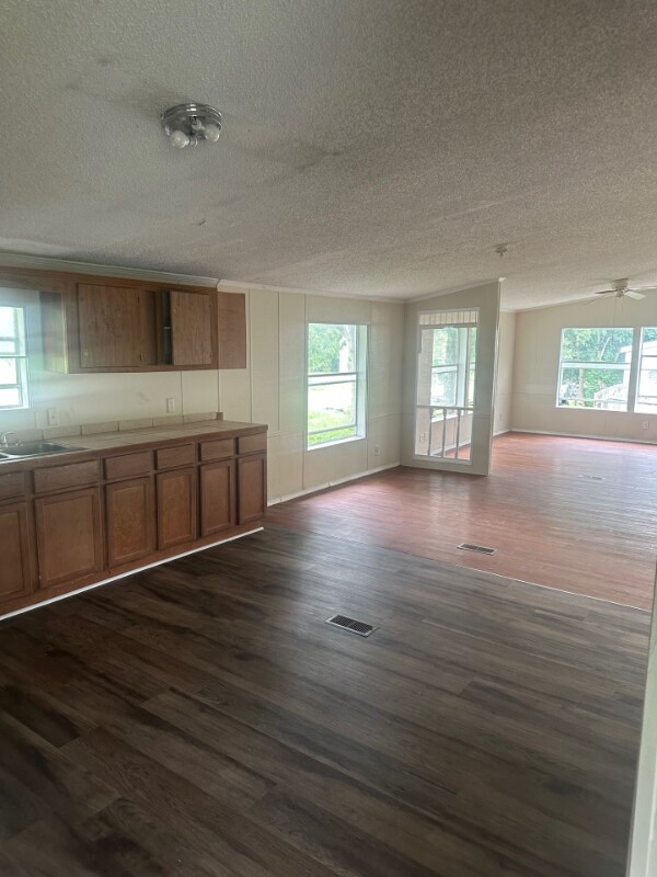 Building Photo - 175 Crescent Creek Ln