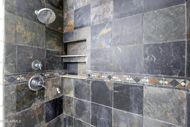 Building Photo - 1627 E Fremont Dr