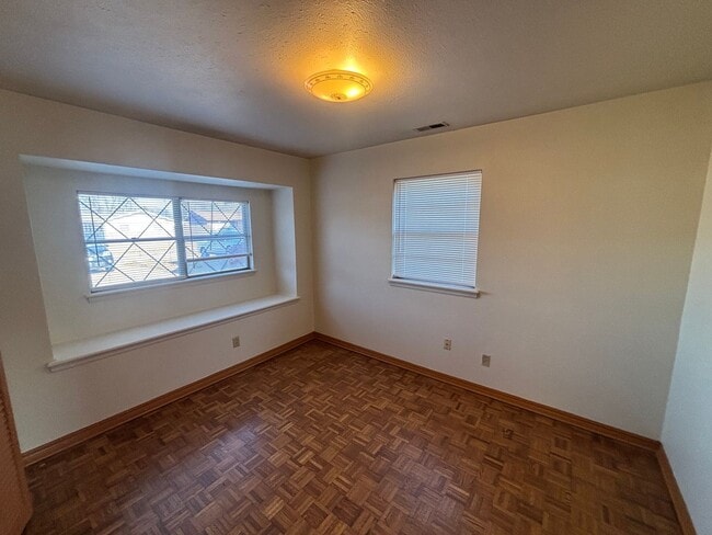 Building Photo - Wonderful 3 Bed 1.5 in Del City - *2 WEEKS FREE ON YOUR SECOND MONTH. FREE APPLICATIONS*