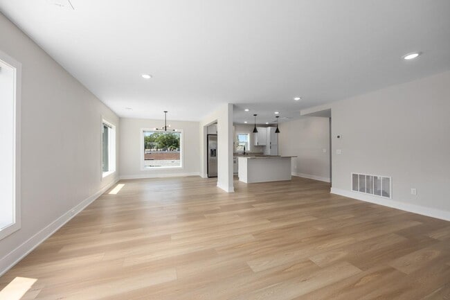 Building Photo - 501.5 W 17th St