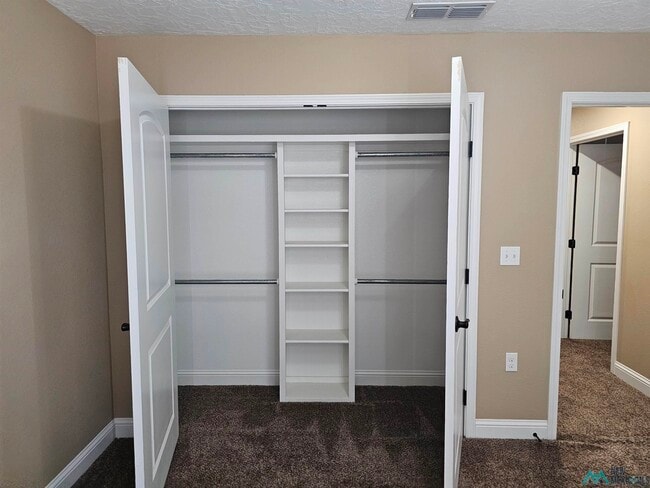 Building Photo - 2107 Mockingbird Ln