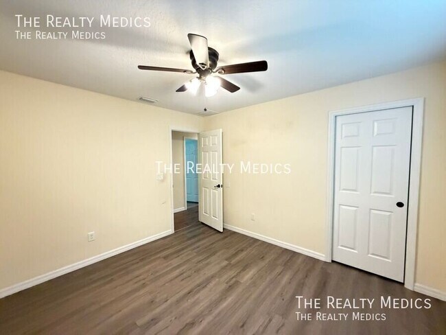 Building Photo - 2574 SW 164th Street Rd