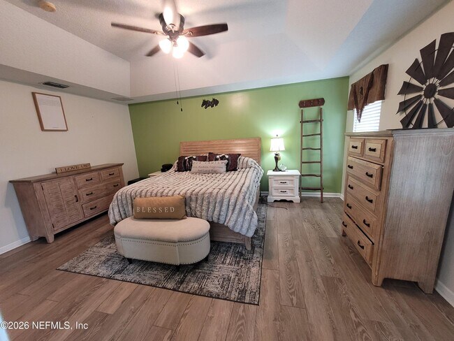 Building Photo - 906 County Rd 217