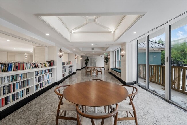 Building Photo - 780 NE 69th St