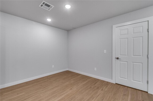 Building Photo - 6300 NW Kathleen St