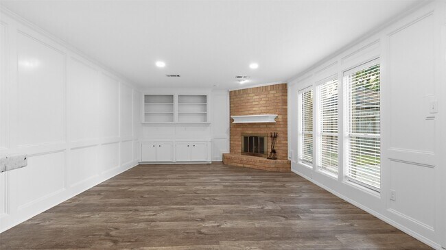 Building Photo - 2715 Wild Ridge Dr