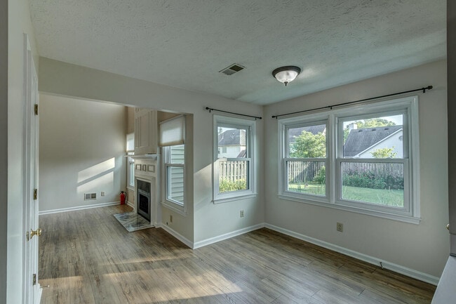 Building Photo - 3789 White Pine Dr