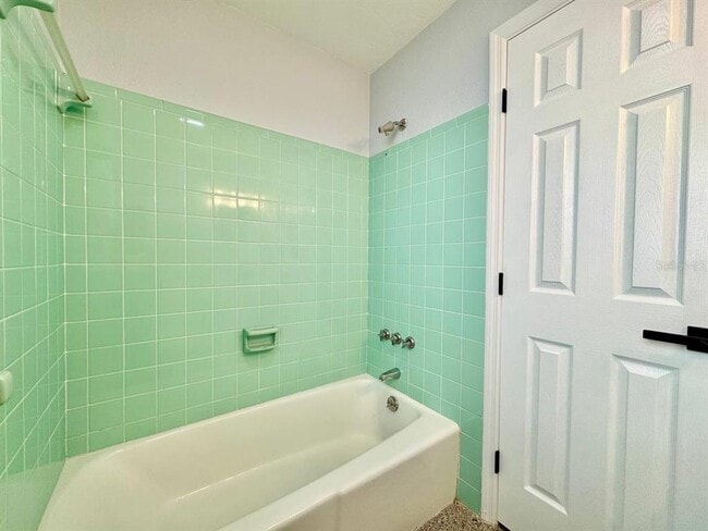 Building Photo - 13337 1st St E