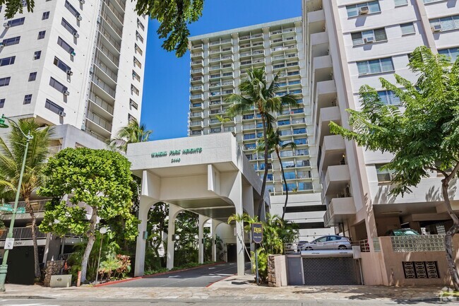 Building Photo - 2440 Kuhio Ave