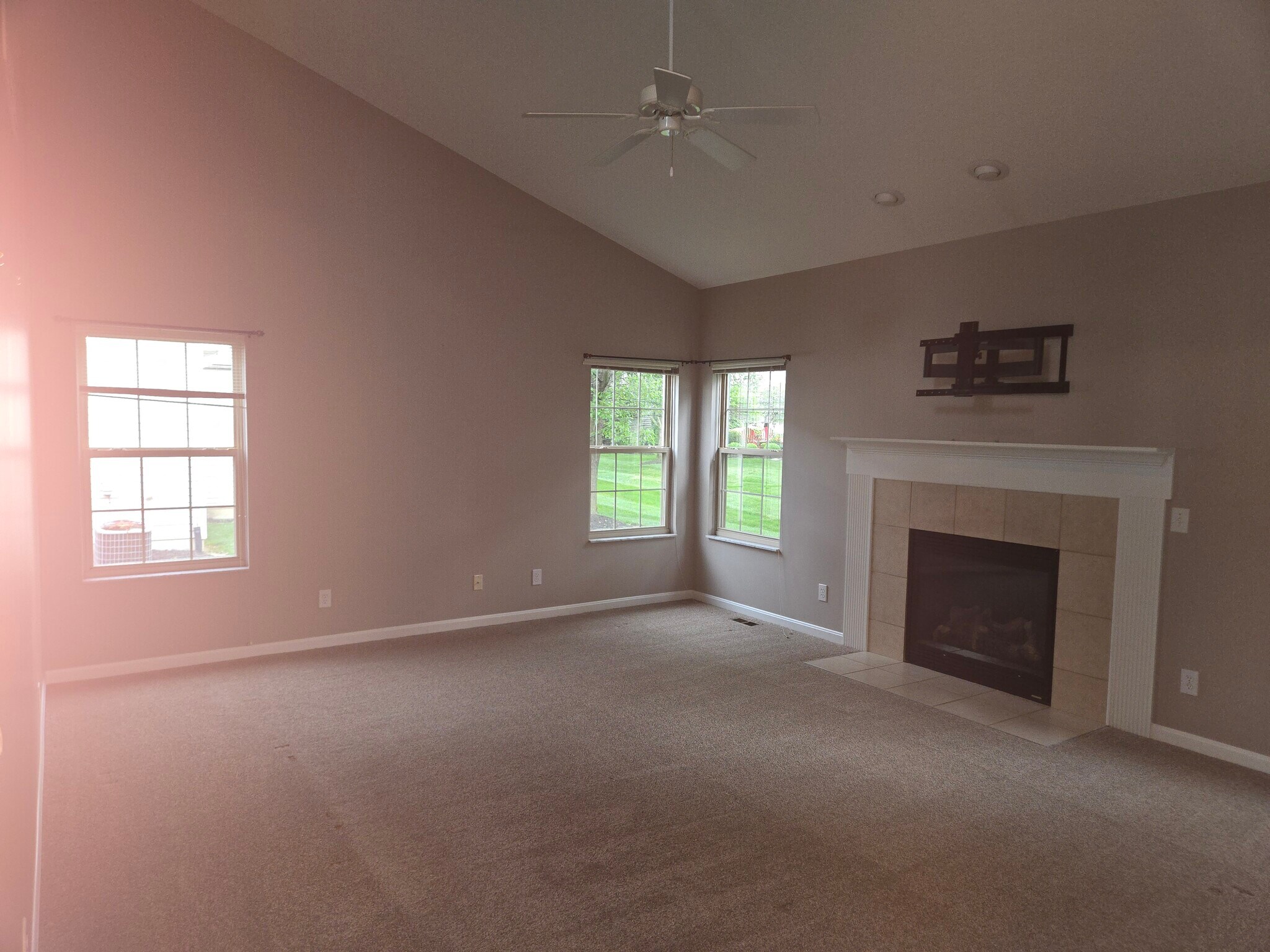 Building Photo - 44 Village Green Dr