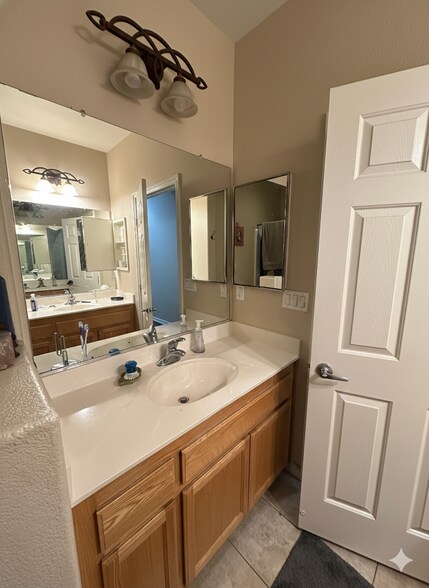 Building Photo - 7056 Kelmscott Ln