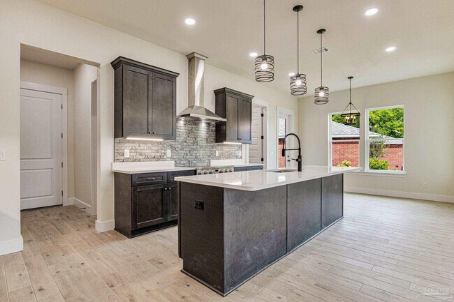 Building Photo - 412 Elcino Dr