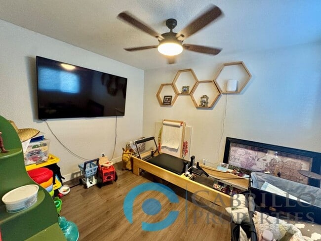 Building Photo - Beautifully Renovated 4BD/2BA Home in Central San Diego with Private Yard & Attached Car Garage!