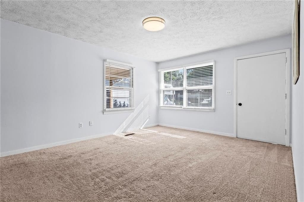 Building Photo - 2560 Walton Way SW