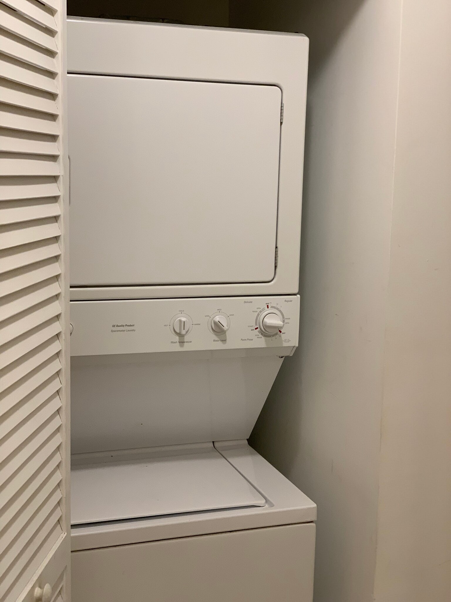 Full size washer/dryer - 1111 SW 1st Ave