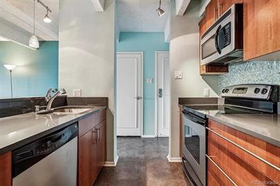 Building Photo - ***COMING SOON***  Stunning 12th-Floor 2 Bed, 2 Bath Condo in Governors Park!
